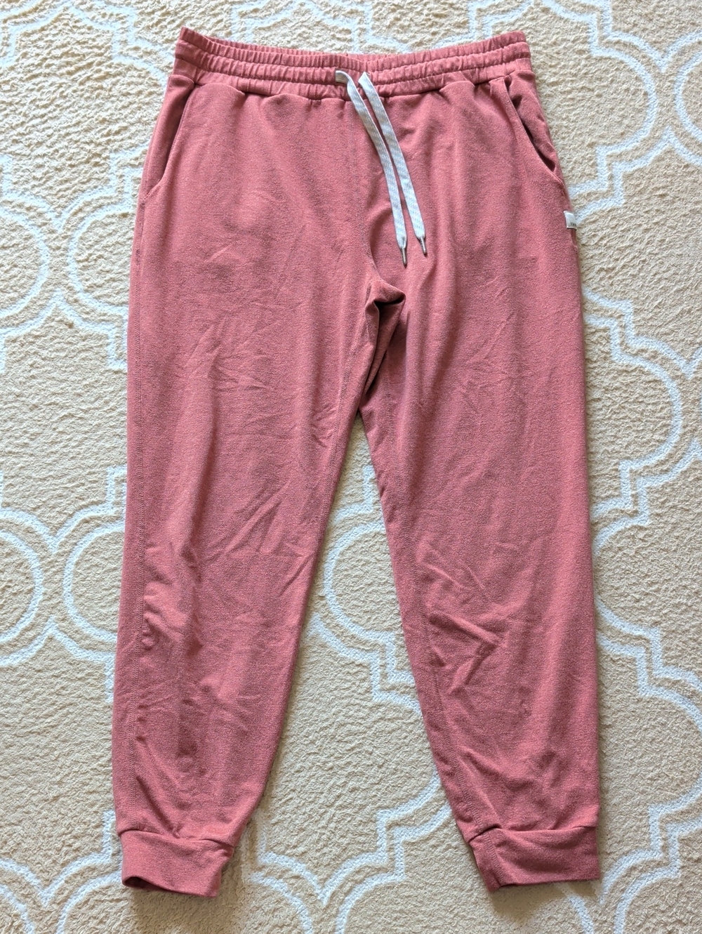 Vuori Performance Jogger GUC - Picture 2 of 8